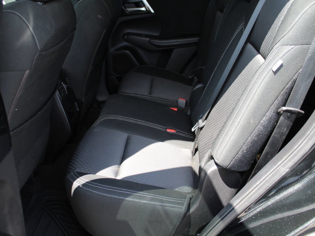 Used 2022 Mitsubishi Outlander ES FWD image 12