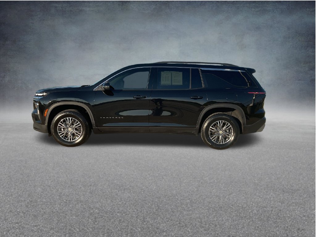 Used 2026 Chevrolet Traverse LT FWD image 4