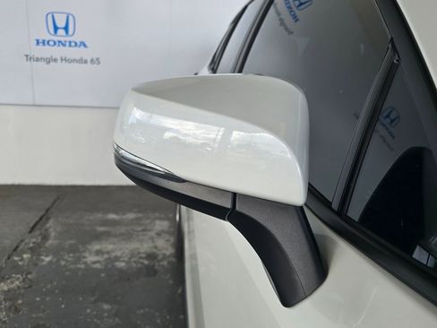 Used 2024 Toyota Corolla Cross LE image 22