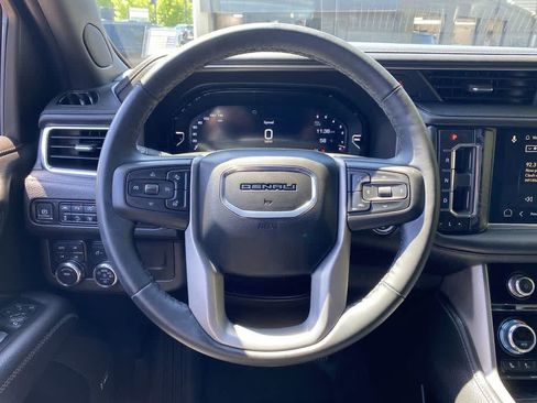 Used 2024 GMC Yukon XL Denali AWD/4WD image 19