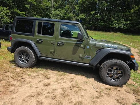 Used 2024 Jeep Wrangler Unlimited AWD/4WD image 7