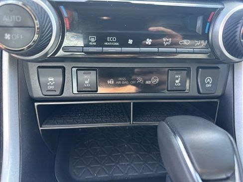 Used 2023 Toyota RAV4 XLE Premium AWD/4WD image 9