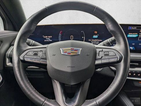Used 2025 Cadillac XT4 Premium Luxury image 10