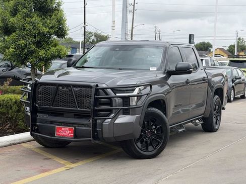 Used 2023 Toyota Tundra SR5 w/ SR5 Convenience Package RWD image 2