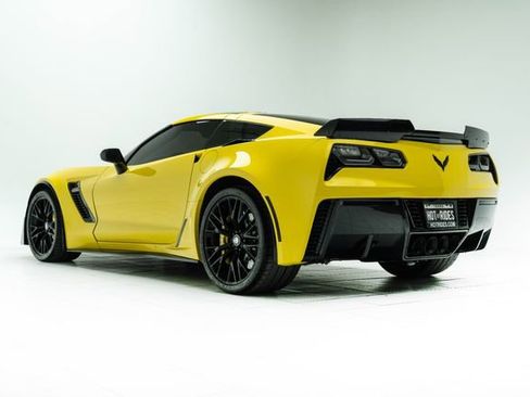 Used 2015 Chevrolet Corvette Z06 w/ 3LZ Preferred Equipment Group image 19