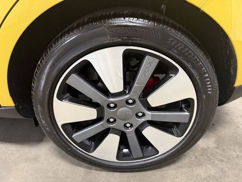 Used 2014 Kia Soul ! w/ Sun & Sound Package FWD image 10