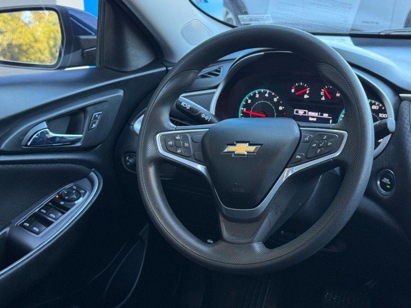 Used 2022 Chevrolet Malibu LT FWD image 12