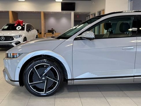 Used 2025 Hyundai Ioniq 5 Limited AWD/4WD image 8