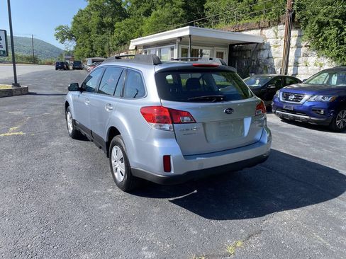 Used 2013 Subaru Outback 2.5i AWD/4WD image 3