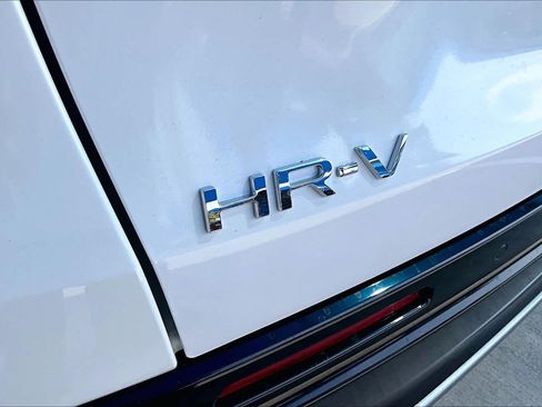 Used 2027 Honda HR-V EX-L image 10