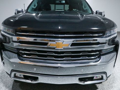 Used 2019 Chevrolet Silverado 1500 LTZ w/ LTZ Plus Package AWD/4WD image 4