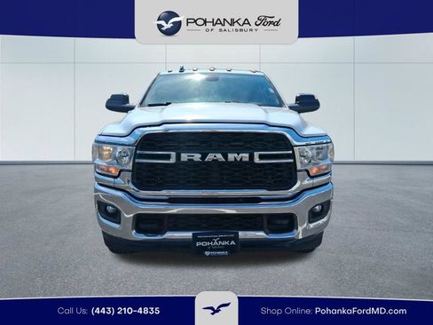 Used 2020 RAM 3500 Tradesman w/ Chrome Appearance Group AWD/4WD image 2