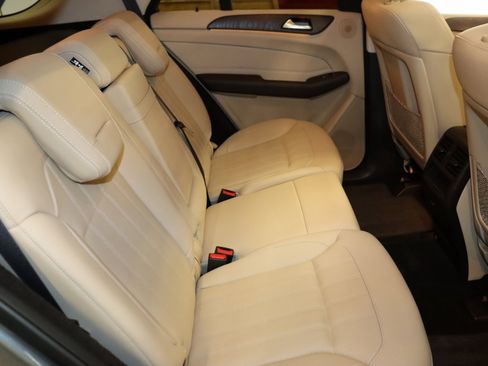 Used 2019 Mercedes-Benz GLE 400 4MATIC image 27