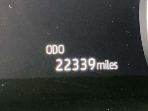 Used 2020 Toyota Highlander XLE AWD/4WD image 18