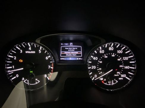Used 2019 Nissan Pathfinder S AWD/4WD image 15
