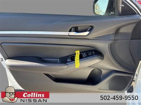 Certified 2025 Nissan Altima 2.5 SR w/ SR Premium Package image 16