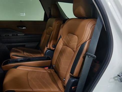 Certified 2023 Nissan Pathfinder Platinum FWD image 23