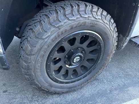 Used 2020 Chevrolet Silverado 2500 W/T w/ WT Convenience Package image 3