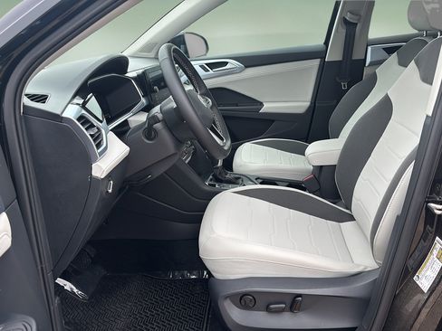 New 2026 Volkswagen Taos SE AWD/4WD image 21