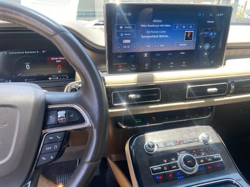 Certified 2022 Lincoln Nautilus Reserve AWD/4WD image 14