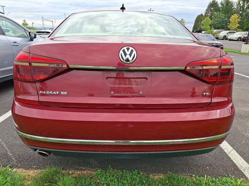 Used 2018 Volkswagen Passat 2.0T SE FWD image 5