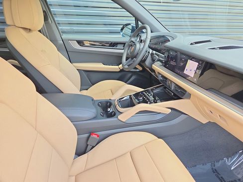 New 2026 Porsche Cayenne AWD/4WD image 18