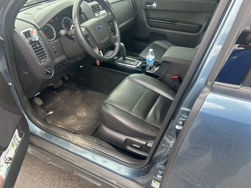 Used 2010 Ford Escape Limited image 10