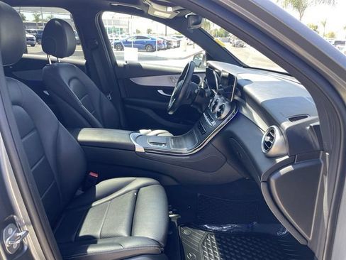 Used 2020 Mercedes-Benz GLC 300 4MATIC w/ Premium Package image 28