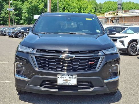Used 2023 Chevrolet Traverse RS AWD/4WD image 2