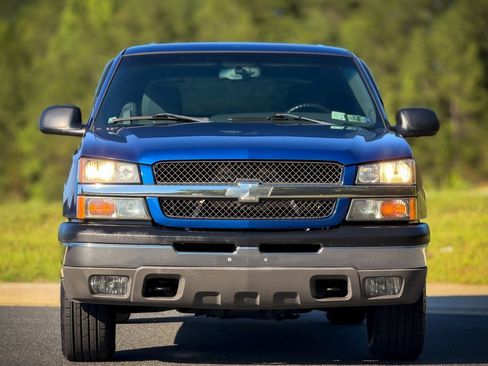 Used 2003 Chevrolet Avalanche 4x4 w/ Suspension Package, Off-Road image 4