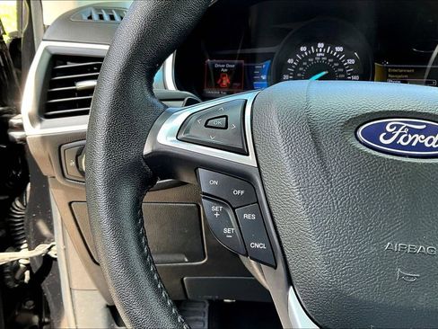 Used 2018 Ford Edge SEL w/ Equipment Group 201A AWD/4WD image 11