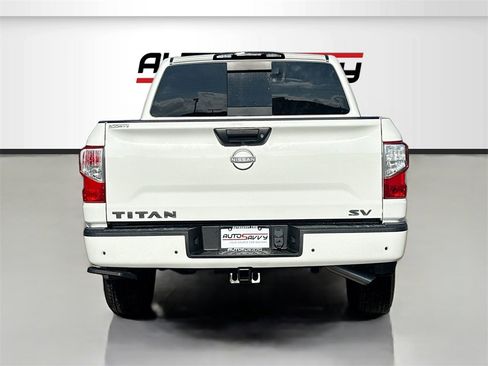 Used 2024 Nissan Titan SV w/ SV Convenience Package image 6