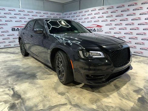 Used 2019 Chrysler 300 S image 4