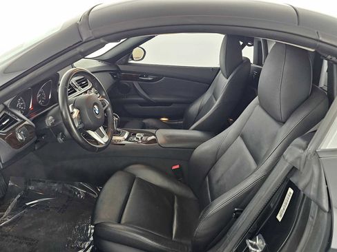 Used 2010 BMW Z4 sDrive35i image 16