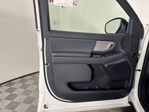 New 2025 Ford Expedition Active image 16