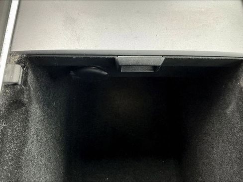 Used 2021 Tesla Model Y Long Range image 15