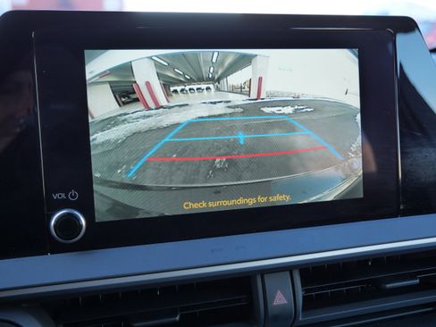 Certified 2025 Toyota Prius LE image 30