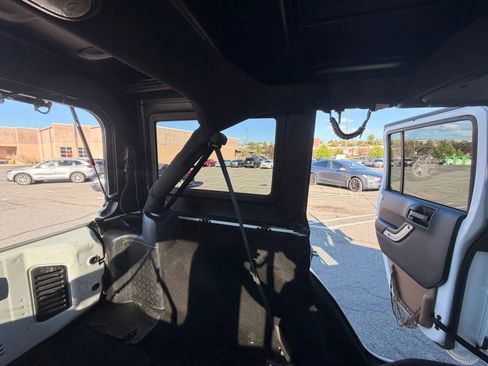 Used 2016 Jeep Wrangler Unlimited Sahara w/ Connectivity Group image 60