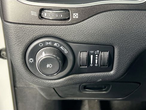 Used 2022 Jeep Cherokee Trailhawk w/ Trailer Tow Group image 10