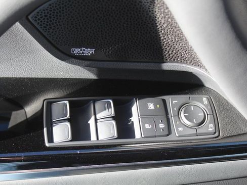 Used 2024 Lexus LX 600 4WD w/ Luxury Package image 45