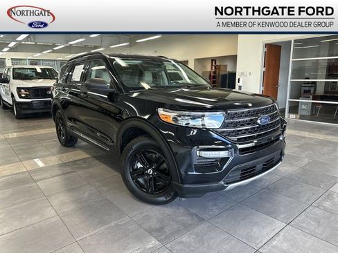 Used 2023 Ford Explorer XLT w/ Equipment Group 202A AWD/4WD image 1