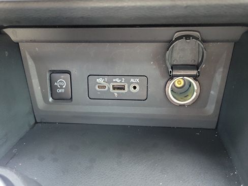 Certified 2024 Nissan Sentra SR w/ Lighting Package FWD image 29