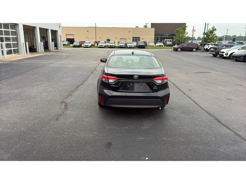 Used 2026 Toyota Corolla LE FWD image 8