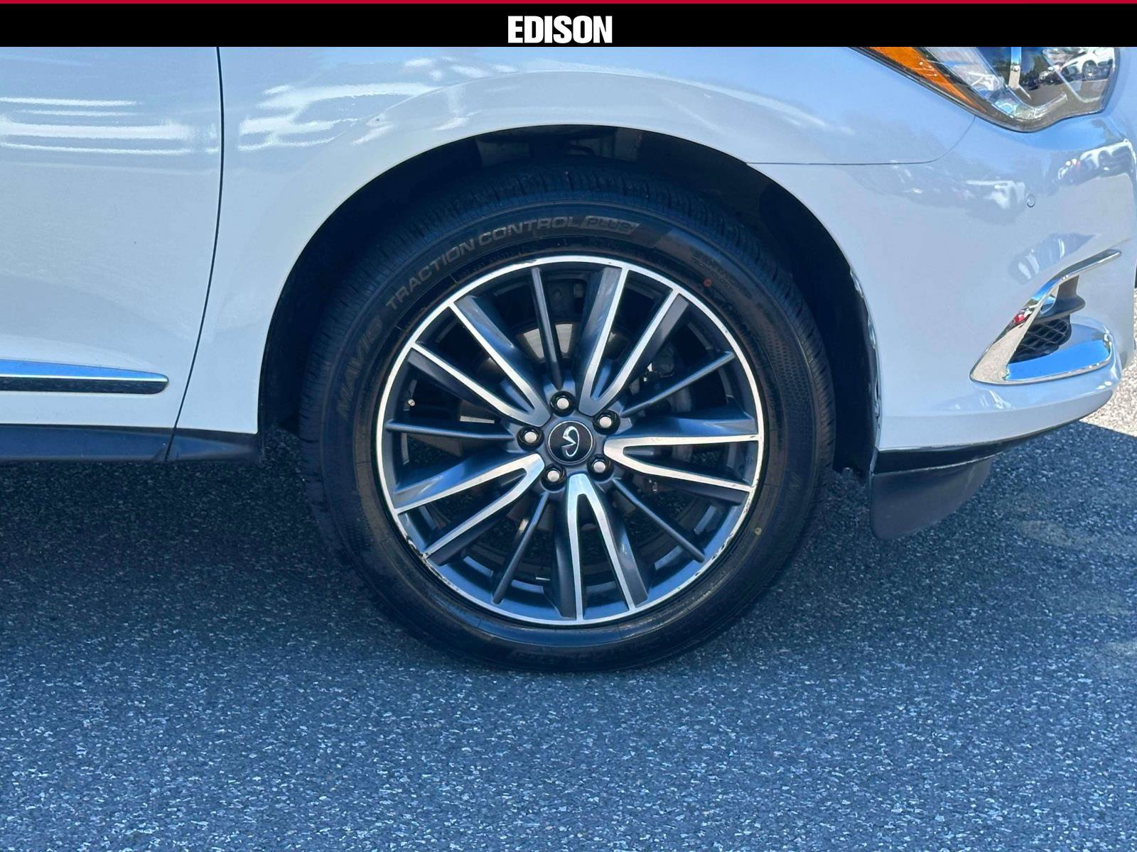 Used 2019 INFINITI QX60 Luxe w/ Sensory Package AWD/4WD image 6