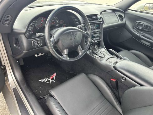 Used 2001 Chevrolet Corvette Convertible w/ Preferred Equipment Group2 image 10