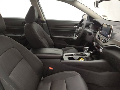 Used 2024 Nissan Altima 2.5 SV image 21