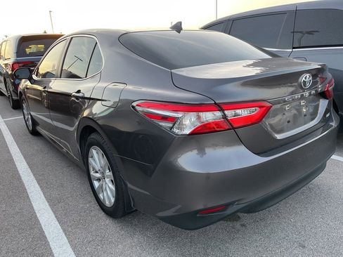 Used 2020 Toyota Camry LE image 4