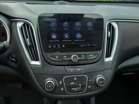 Used 2025 Chevrolet Malibu LS FWD image 18