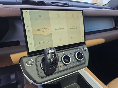 New 2026 Land Rover Defender 110 X-Dynamic SE image 19