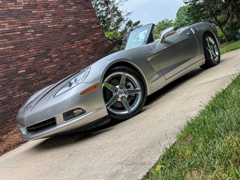 Used 2006 Chevrolet Corvette Convertible w/ Preferred Equipment Group RWD image 7